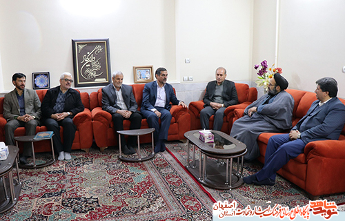 دیدار امام جمعه شهرضا با جانبازان و خانواده‌های شهدا