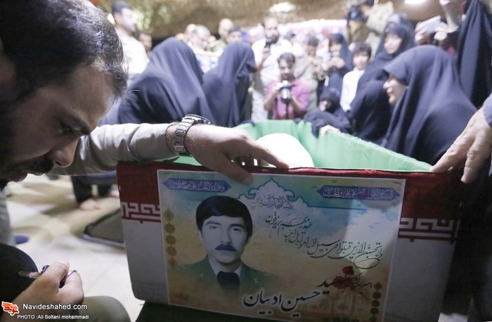 مراسیم الوداع مع الشهید حسین ادیبان بمقبرة شهداء طهران