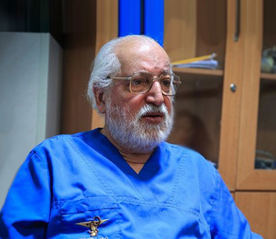 The Iranian father of the vascular surgeon with his memories during the 4th Karbala Operation The Iranian father of the vascular surgeon with his memories during the 4th Karbala Operation