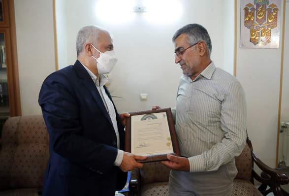 گزارشی از برنامه های رییس بنیاد شهید و امور ایثارگران در سفر به اصفهان