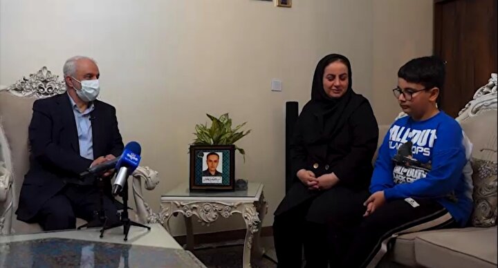 دیدار مهندس سعید اوحدی با خانواده شهید «فرهاد فلاحی»/ کلیپ