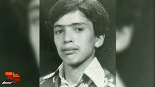 شهیدی که بنا بر احساس وظیفه، مشغول به کار...