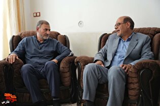دیدار معاون فرهنگی بنیاد شهید با خانواده شهید «عبدالرضا کیانی» در شیراز